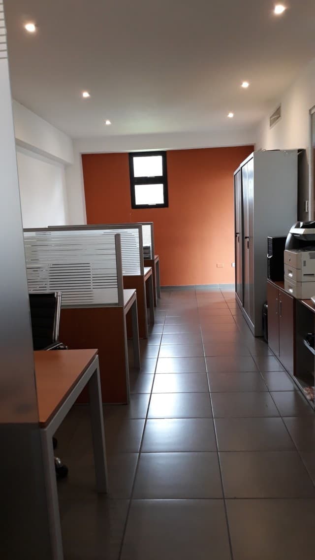 Local comercial en renta y venta en Plaza Fernández II - foto 1