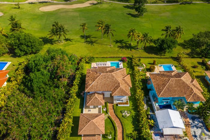 Venta Espectacular Villa Equipada en Punta Cana R.D. - foto 2