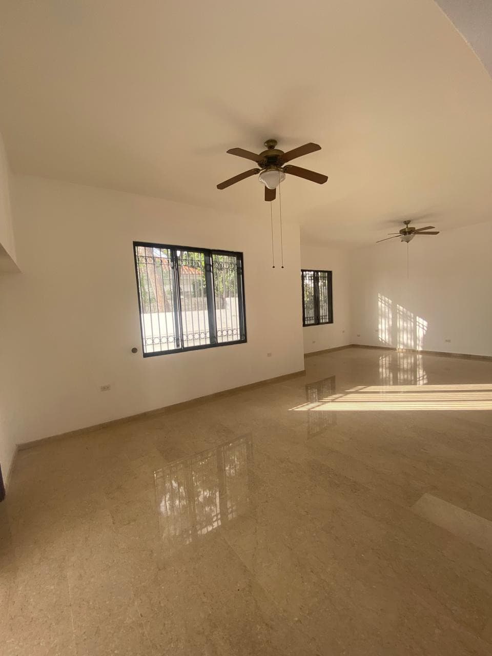 En Venta Hermosa Casa en Altos de Arroyo Hondo III - foto 4