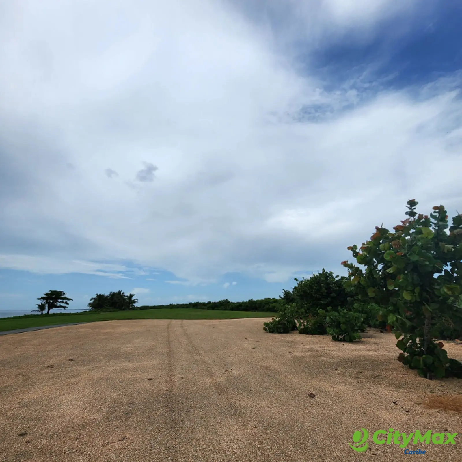 Terreno en Venta frente al campo de Golf Frente al Mar - foto 8