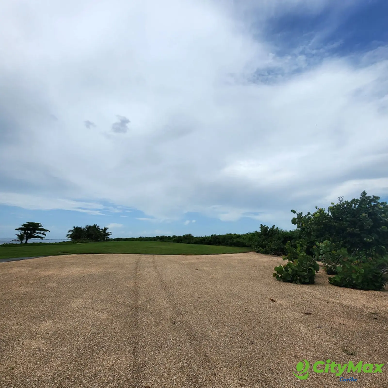 Terreno en Venta frente al campo de Golf Frente al Mar - foto 10