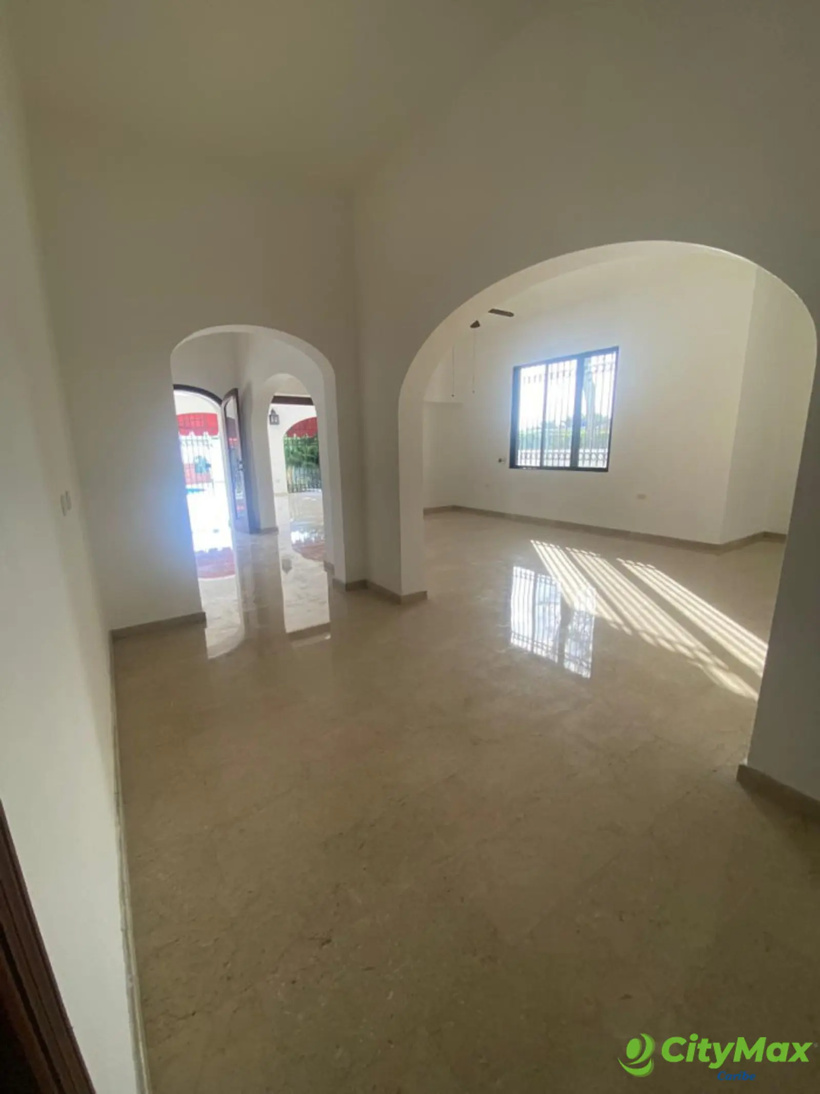 En Venta Hermosa Casa en Altos de Arroyo Hondo III - foto 5